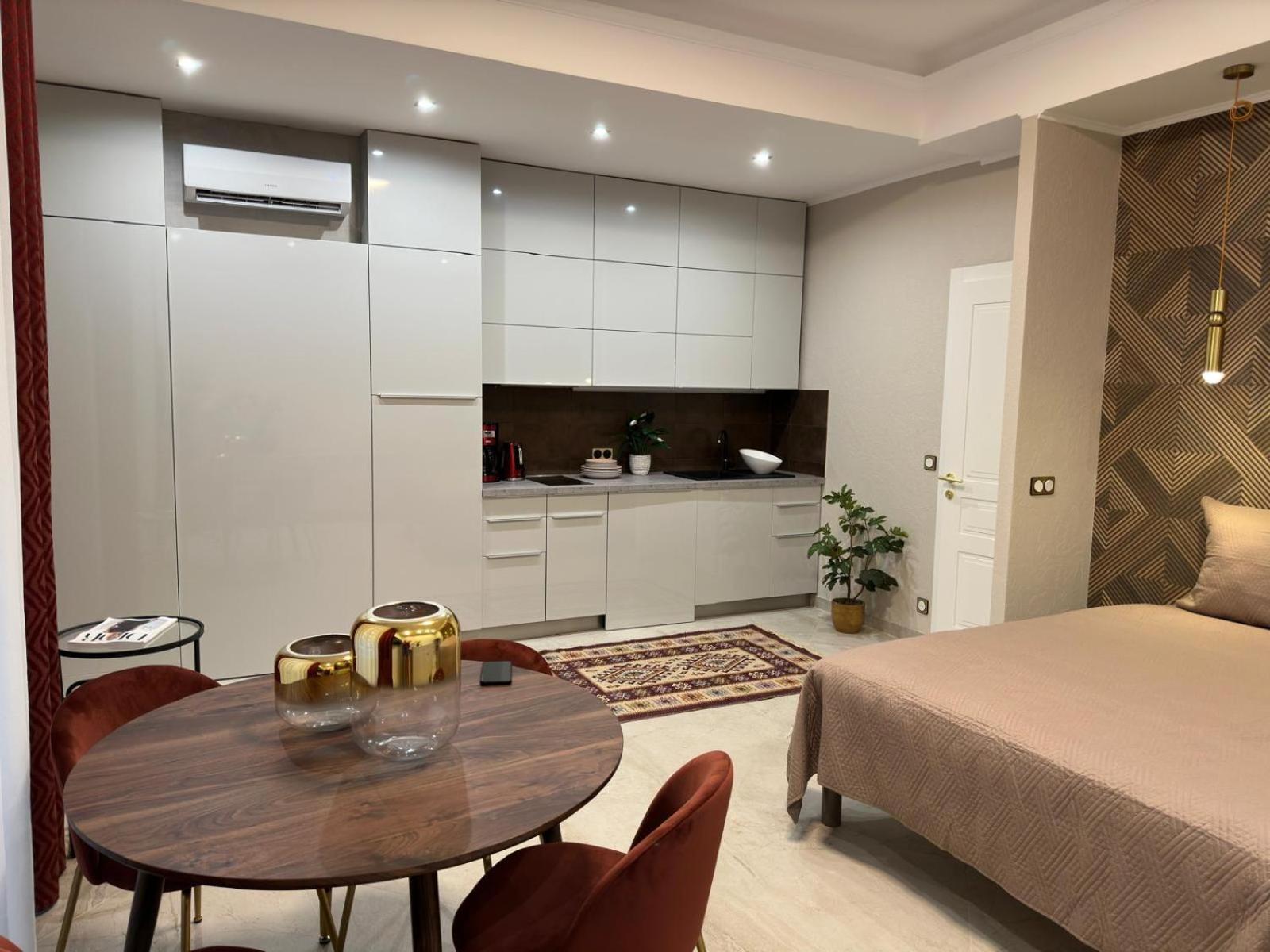 ניס Extraordinaire Grand Studio Au Centre 6 Minutes A Pied De La Plage Et L'Hotel Negresco מראה חיצוני תמונה