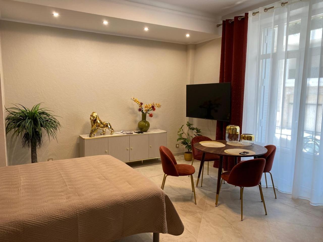 ניס Extraordinaire Grand Studio Au Centre 6 Minutes A Pied De La Plage Et L'Hotel Negresco מראה חיצוני תמונה